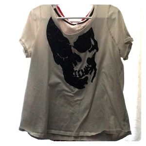 White skull shirt